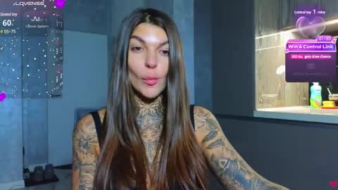 Snapshot of perfecttbaby77n chatting on 01.17.25 Anna online show from 01.17.25