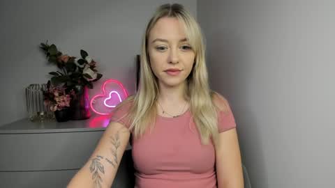 Snapshot of perfectxcindy chatting on 01.10.25 Cindy online show from 01.10.25