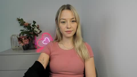 Snapshot of perfectxcindy chatting on 01.10.25 Cindy online show from 01.10.25