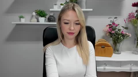 Snapshot of perfectxcindy chatting on 01.16.25 Cindy online show from 01.16.25