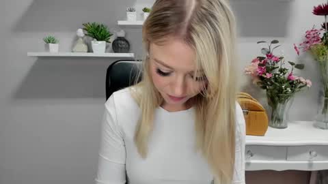 Snapshot of perfectxcindy chatting on 01.16.25 Cindy online show from 01.16.25