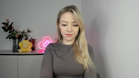 Snapshot of perfectxcindy chatting on 02.12.25 Cindy online show from 02.12.25