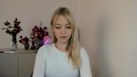 Snapshot of perfectxcindy chatting on 03.10.25 Cindy online show from 03.10.25