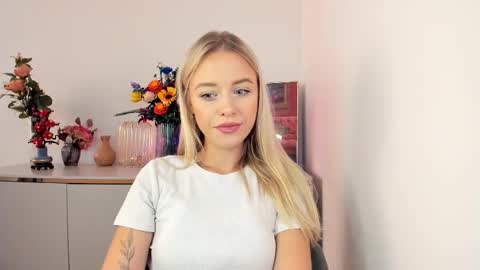 Snapshot of perfectxcindy chatting on 09.12.25 Cindy online show from 09.12.25