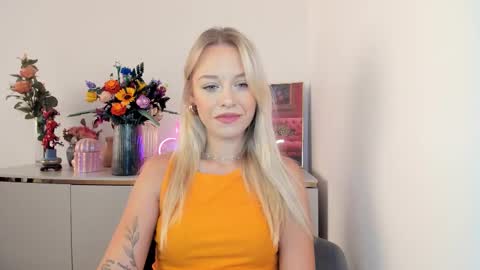 Snapshot of perfectxcindy chatting on 09.25.25 Cindy online show from 09.25.25