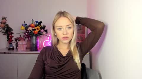 Snapshot of perfectxcindy chatting on 10.01.25 Cindy online show from 10.01.25