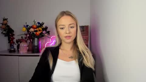 Snapshot of perfectxcindy chatting on 10.02.25 Cindy online show from 10.02.25