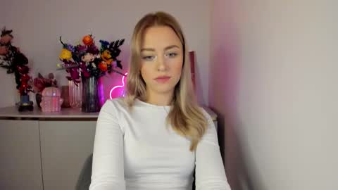 Snapshot of perfectxcindy chatting on 10.17.25 Cindy online show from 10.17.25