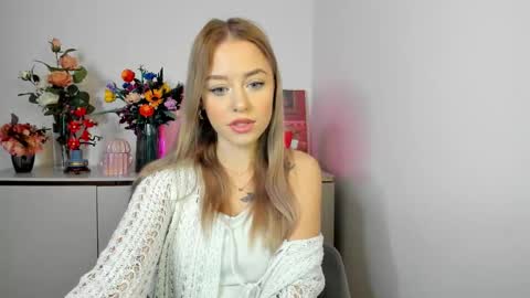 Snapshot of perfectxcindy chatting on 11.19.25 Cindy online show from 11.19.25