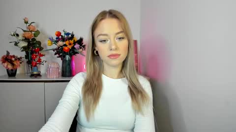 Snapshot of perfectxcindy chatting on 11.20.25 Cindy online show from 11.20.25