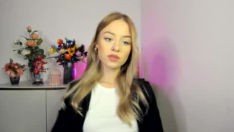 Snapshot of perfectxcindy chatting on 11.24.25 Cindy online show from 11.24.25