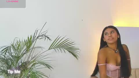 Perla Latina online show from 07.28.26