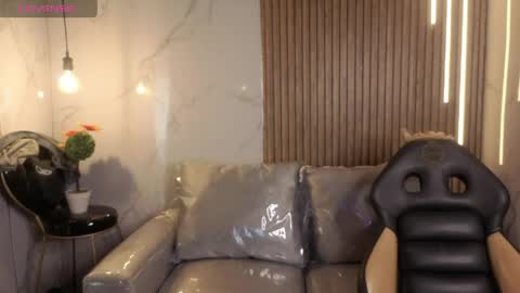 Snapshot of perla_lovely chatting on 05.05.26 perla_lovely online show from 05.05.26