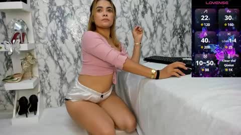 Snapshot of perla_thompson1 chatting on 02.16.25 Perla Thompson online show from 02.16.25