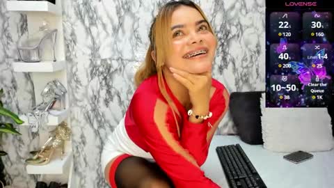Snapshot of perla_thompson1 chatting on 02.26.25 Perla Thompson online show from 02.26.25
