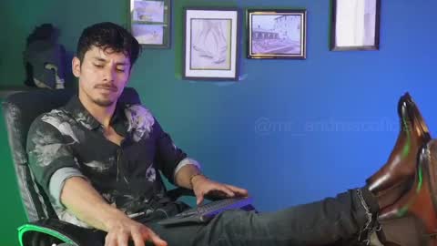 Snapshot of perseoo_88 chatting on 11.14.25 andres online show from 11.14.25