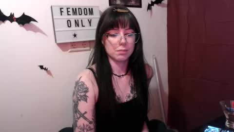 Snapshot of persephones_garden chatting on 04.18.26 Persephone online show from 04.18.26