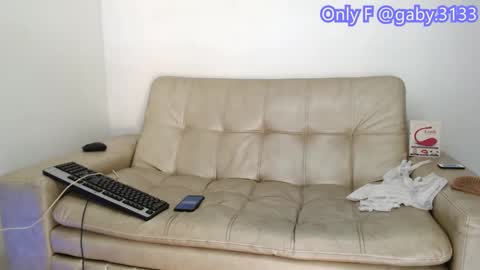 Snapshot of perver_gaby31 chatting on 02.12.25 GABY ORO online show from 02.12.25