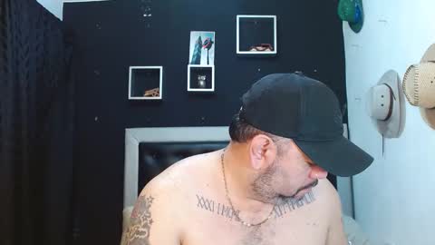 Snapshot of perverseveteranmanxxx chatting on 01.29.25 Carlos online show from 01.29.25