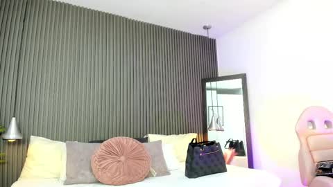 Lizza online show from 10.25.25