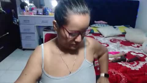 Snapshot of pervert_mommy_x chatting on 05.27.26 SAMY online show from 05.27.26
