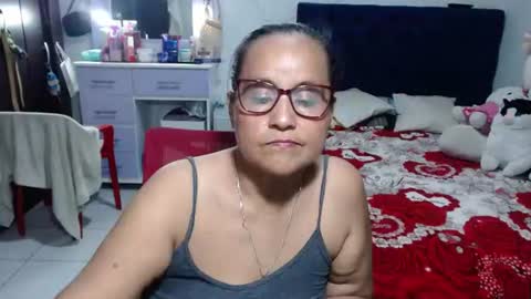 Snapshot of pervert_mommy_x chatting on 06.09.26 SAMY online show from 06.09.26