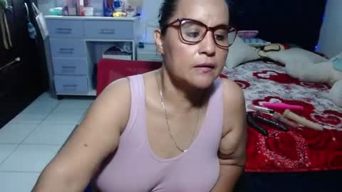 Snapshot of pervert_mommy_x chatting on 06.11.26 SAMY online show from 06.11.26