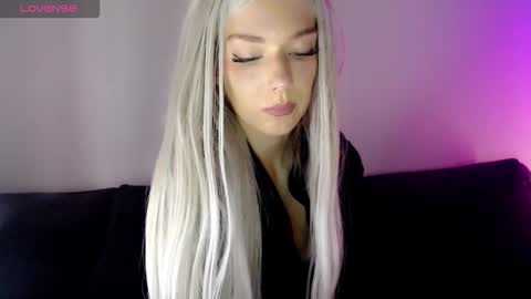 Isabella online show from 09.27.25