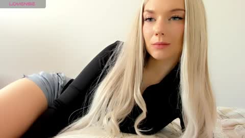 Isabella online show from 05.06.26