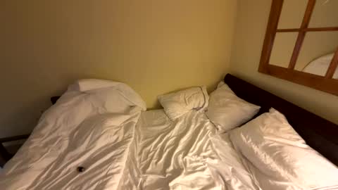 Snapshot of pete_mac chatting on 02.25.25 Pete online show from 02.25.25