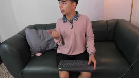 Snapshot of peter_chase chatting on 11.25.25 Peter online show from 11.25.25