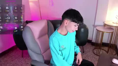 Snapshot of peter_chase chatting on 12.17.25 Peter online show from 12.17.25