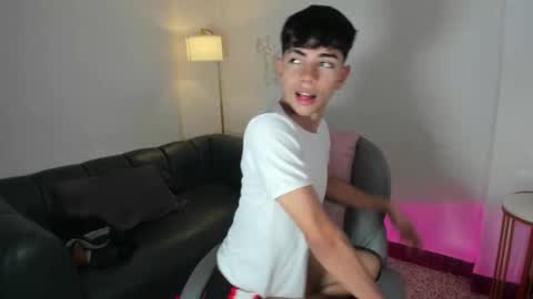 Snapshot of peter_chase chatting on 12.19.25 Peter online show from 12.19.25