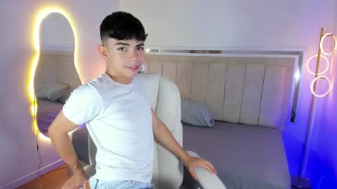 Snapshot of peter_chase chatting on 01.13.26 Peter online show from 01.13.26