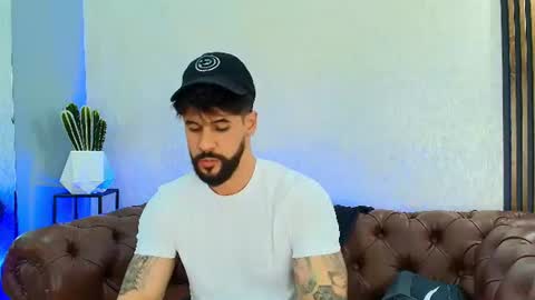 Snapshot of petesevans_1 chatting on 06.10.26 PETES EVANS new account online show from 06.10.26