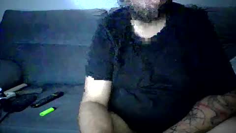 Snapshot of petit1985 chatting on 10.21.25 Francescco online show from 10.21.25