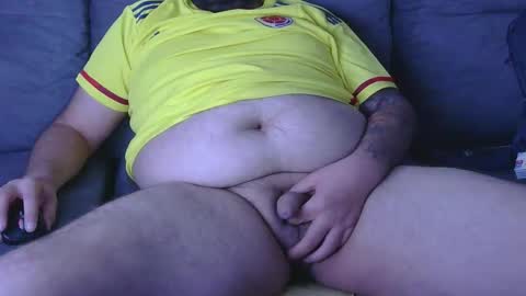 Snapshot of petit1985 chatting on 11.19.25 Francescco online show from 11.19.25