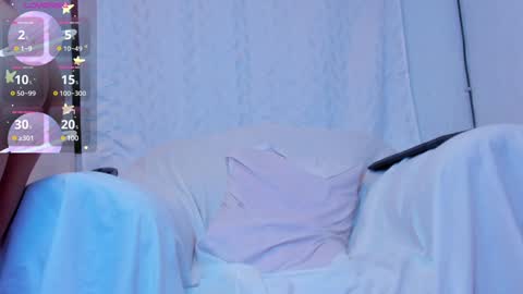 Snapshot of petite_amor chatting on 01.10.25 petite_amor online show from 01.10.25