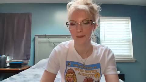 Snapshot of petite_cupcake chatting on 03.24.26 Little cupcake online show from 03.24.26