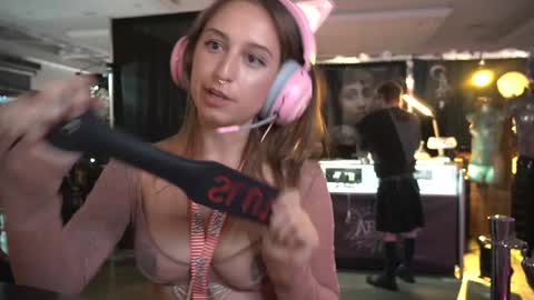 Snapshot of petite_fuck chatting on 02.01.25 Sasha online show from 02.01.25