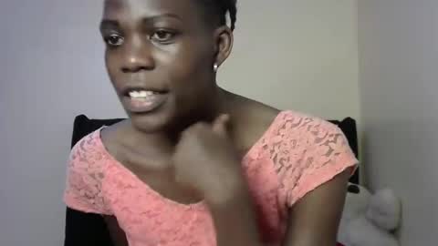 petite_lavi2 online show from 02.26.25