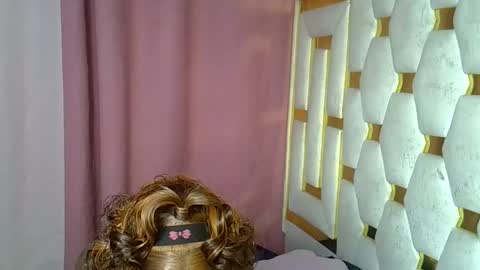 Snapshot of petite_lunar chatting on 01.11.26 Lunar online show from 01.11.26