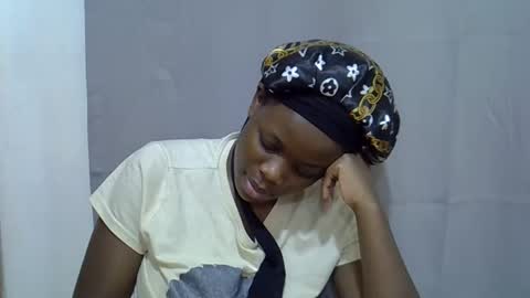 petite_melan online show from 09.29.25