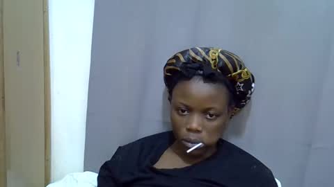 petite_melan online show from 10.02.25