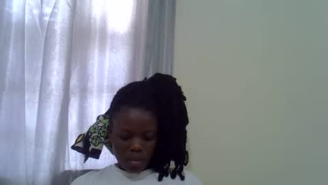 petite_melan online show from 11.11.25