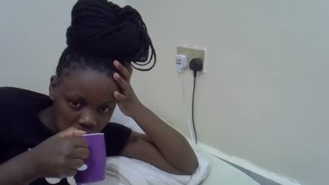 petite_melan online show from 12.16.25