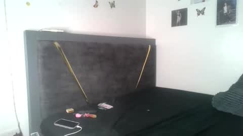 Snapshot of petite_queen69 chatting on 05.27.26 petite_queen69 online show from 05.27.26