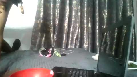 Snapshot of petite_queen69 chatting on 05.28.26 petite_queen69 online show from 05.28.26