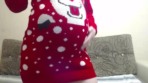 Snapshot of petite_red95 chatting on 12.27.24 cosmina online show from 12.27.24