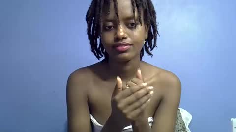 petite_star2 online show from 02.20.26